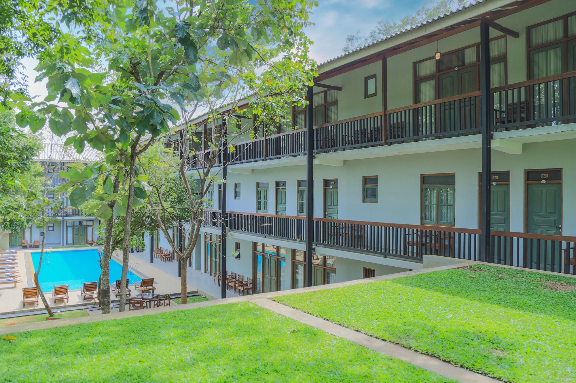 Hotel Fresco Water Sigiriya