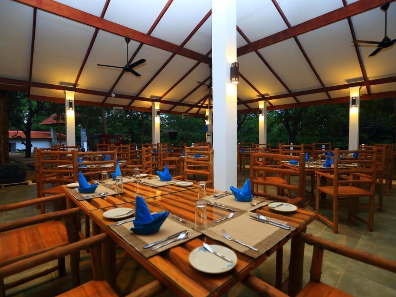 Fresco Water Hotel Sigiriya