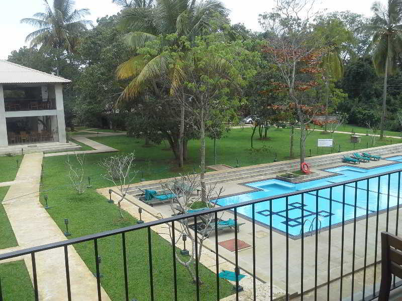 Fresco Water Hotel Sigiriya