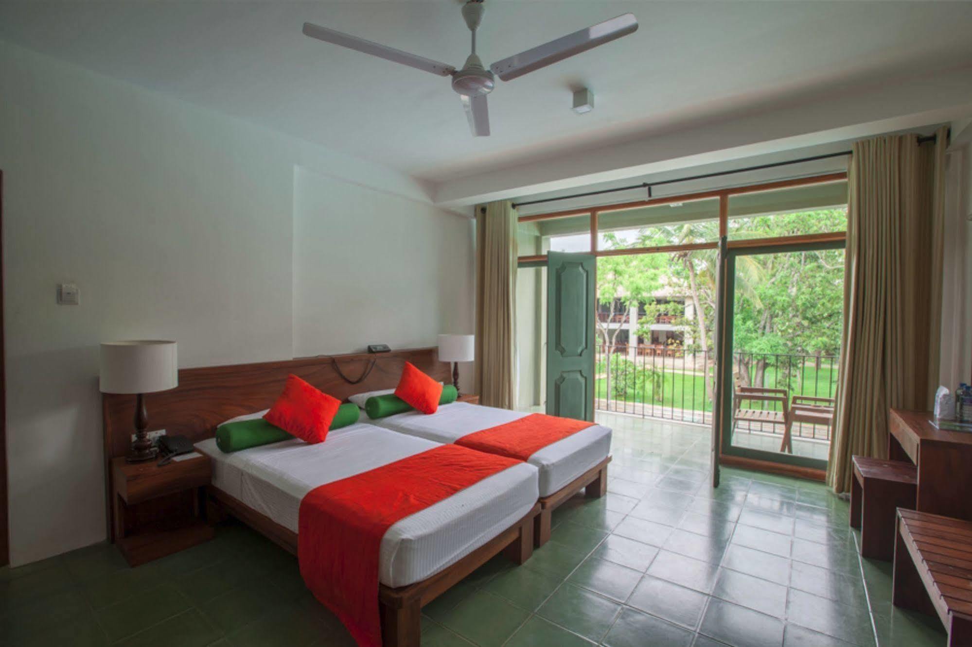 Hotel Fresco Water Sigiriya